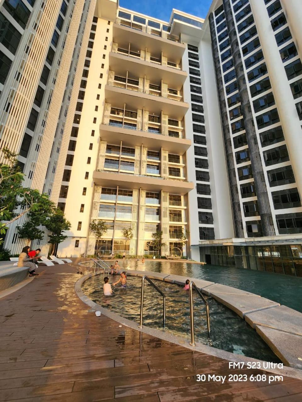 The Shore Ns Studio Suites Sea View Kota Kinabalu Bagian luar foto